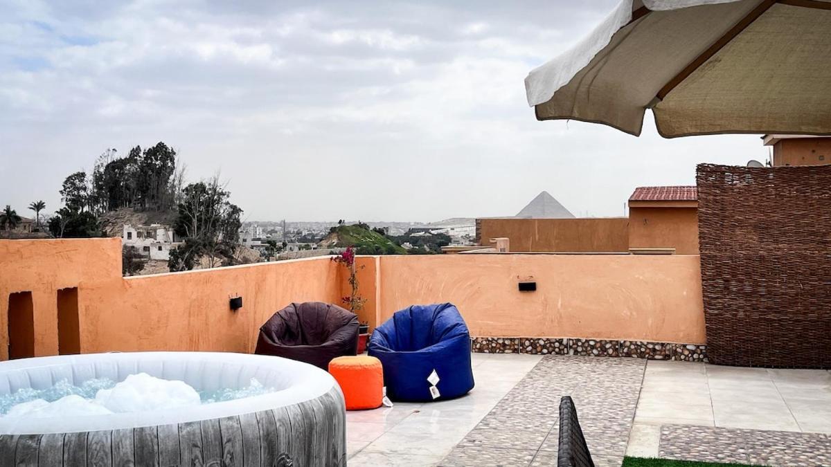 Boho Getaway With Pyramids View & Jacuzzi Appartement Giza Buitenkant foto